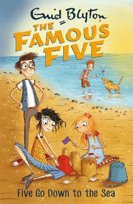FAMOUS FIVE 12: FIVE GO DOWN TO THE SEA  PB - ENID BLYTON