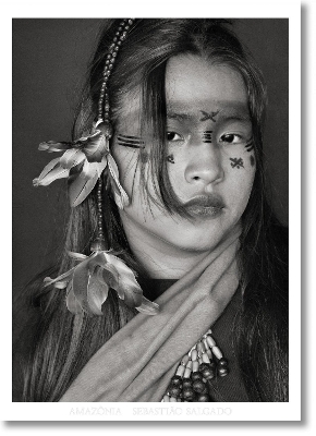 SEBASTI?O SALGADO. AMAZΟNIA. POSTER ASHANINKA GIRL - TASCHEN